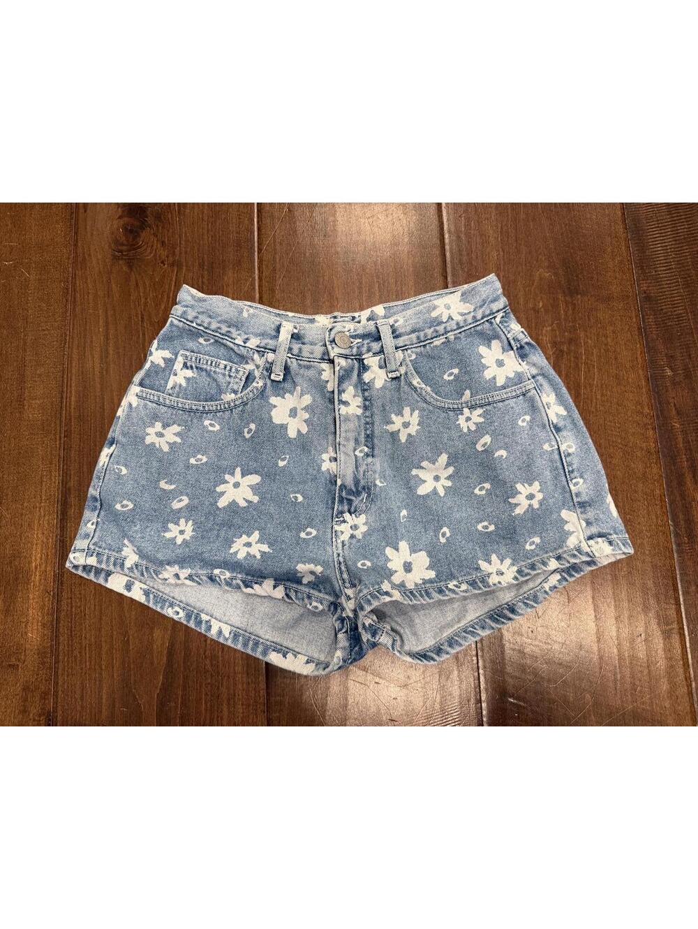 Vintage Guess Jeans USA Floral Denim Shorts Made in USA Daisy Print Size 28